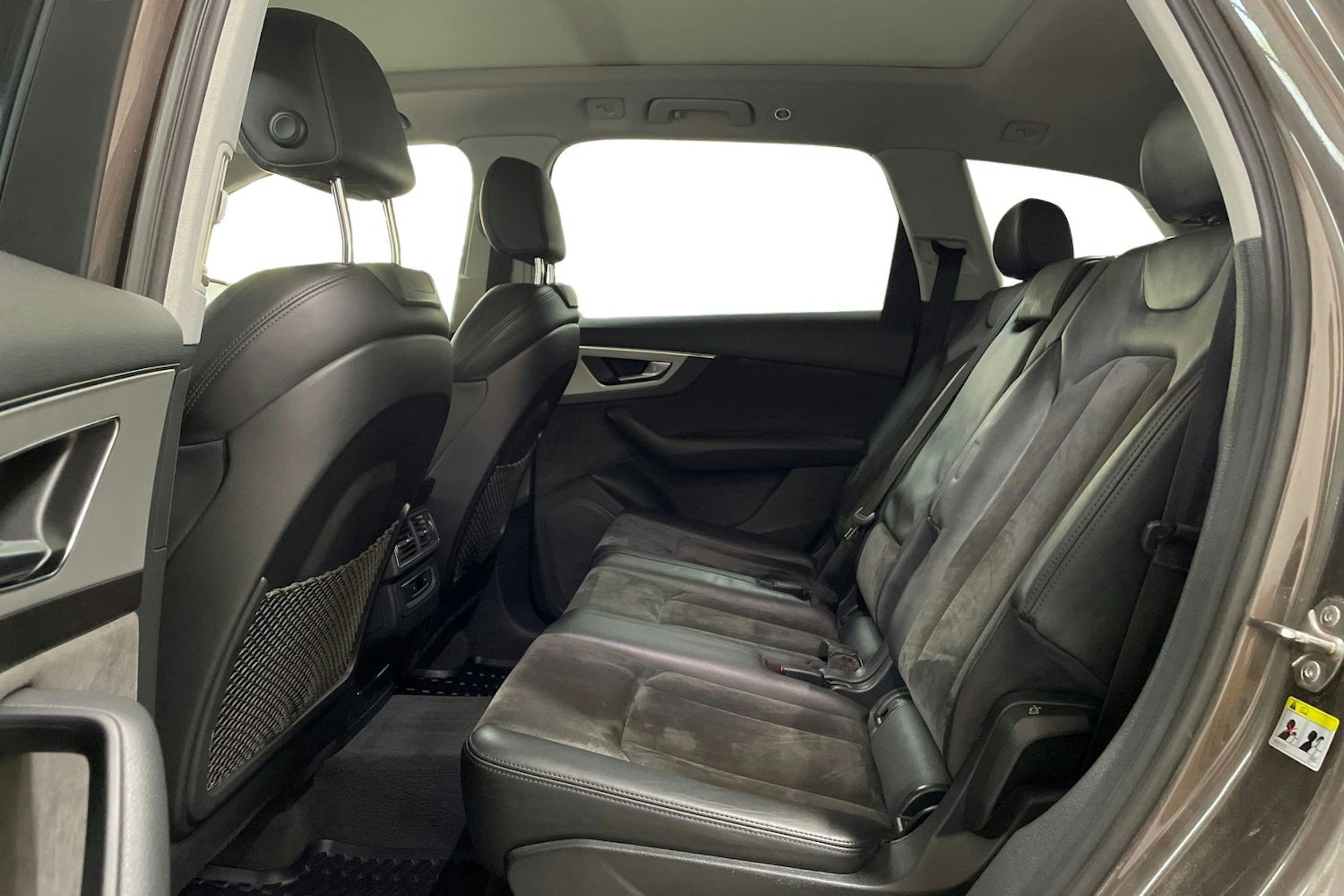 Ruskea (beige) Audi Q7 2016 kuva 10.