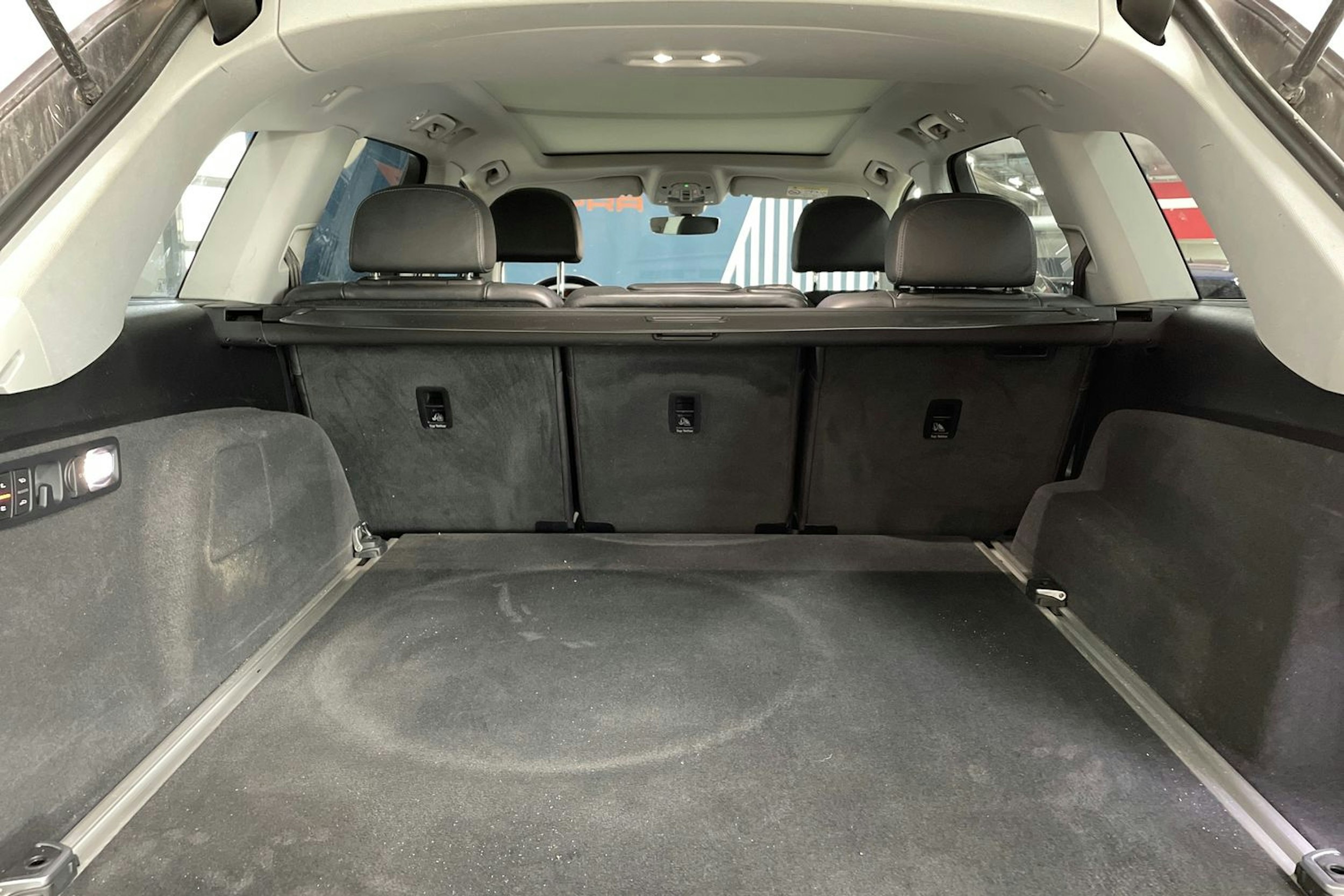Ruskea (beige) Audi Q7 2016 kuva 16.