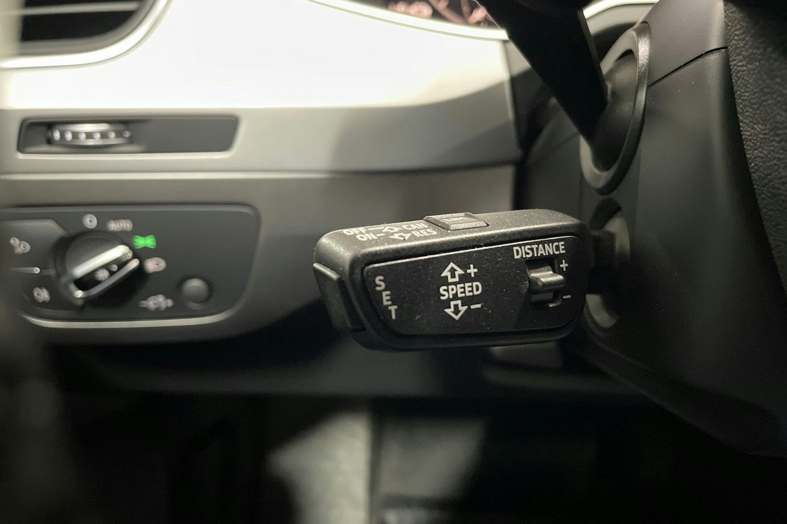 Ruskea (beige) Audi Q7 2016 kuva 26.