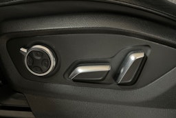 Ruskea (beige) Audi Q7 2016 kuva 29.