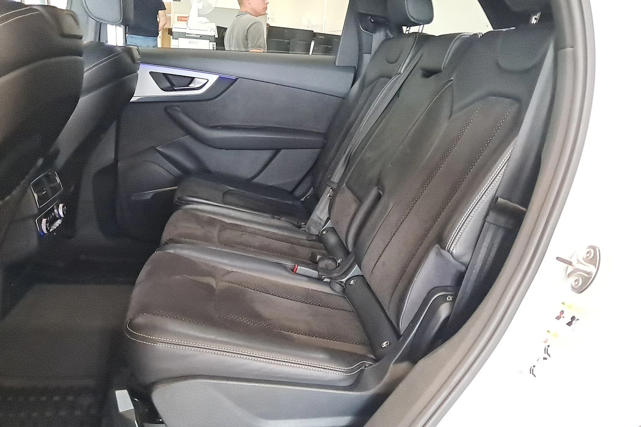valkoinen Audi Q7 2016 kuva 5.