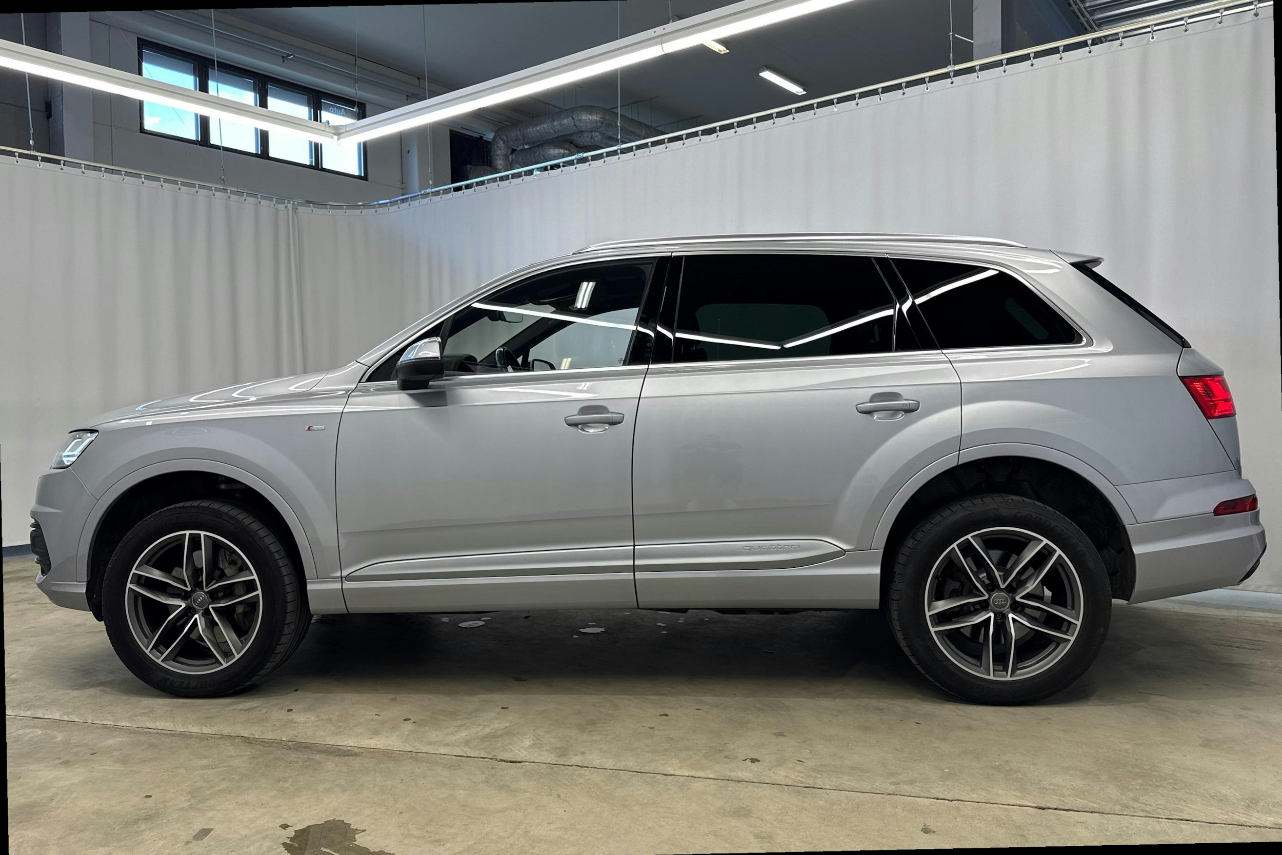 hopea Audi Q7 2016 kuva 7.