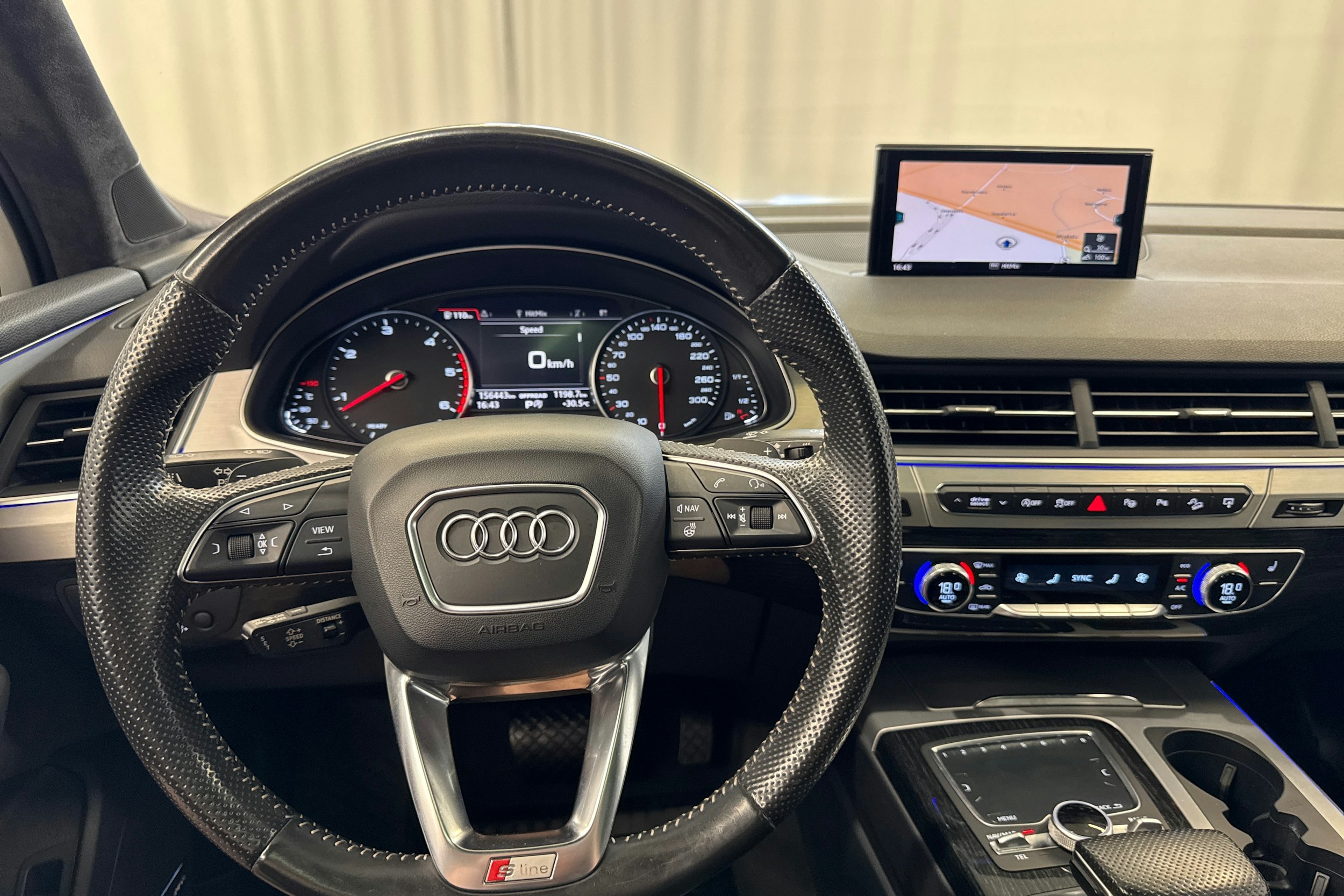 hopea Audi Q7 2016 kuva 17.