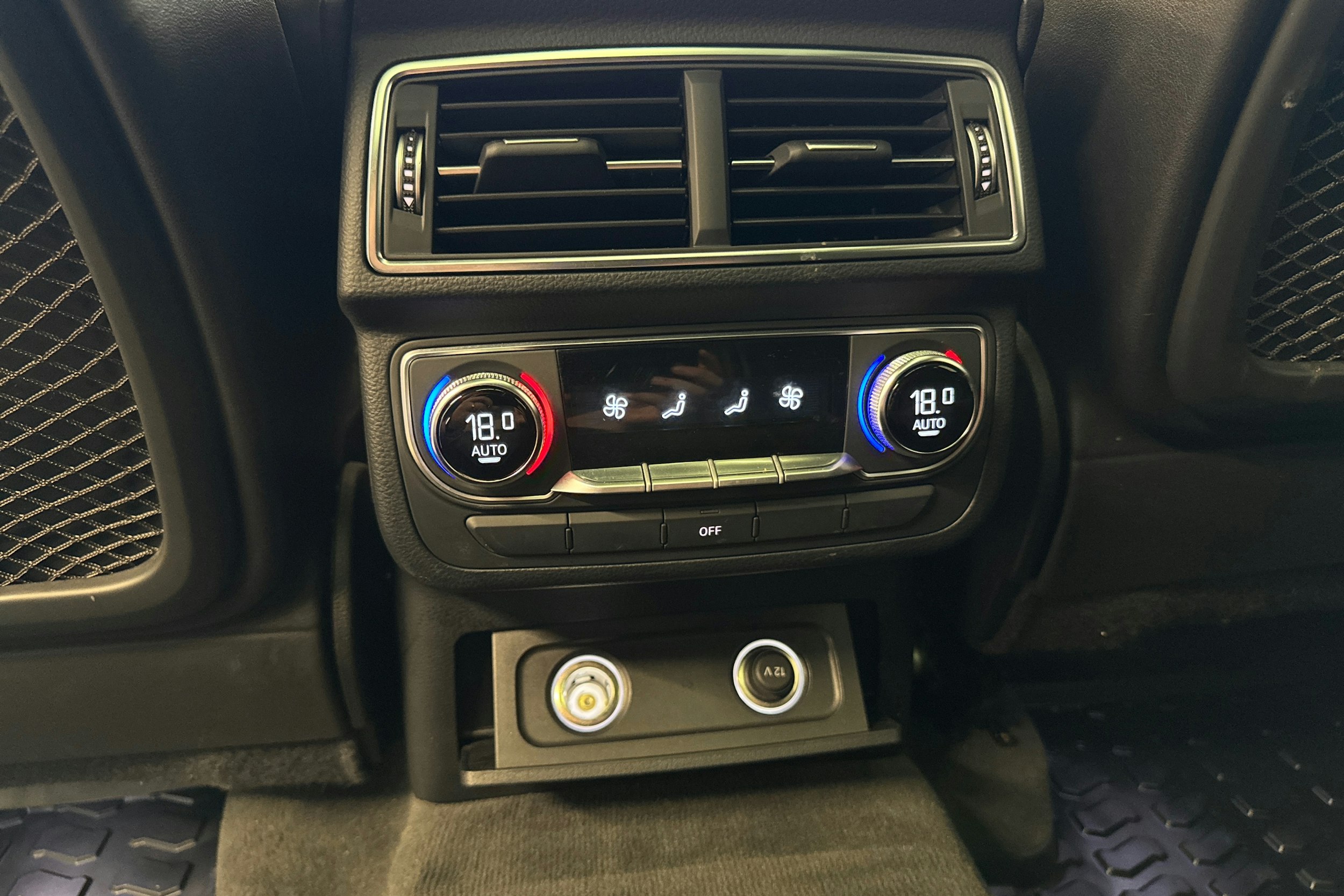 hopea Audi Q7 2016 kuva 30.