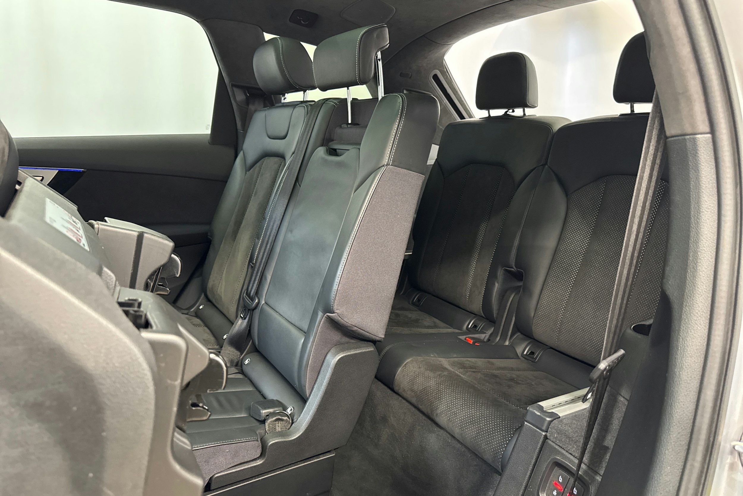 hopea Audi Q7 2016 kuva 31.