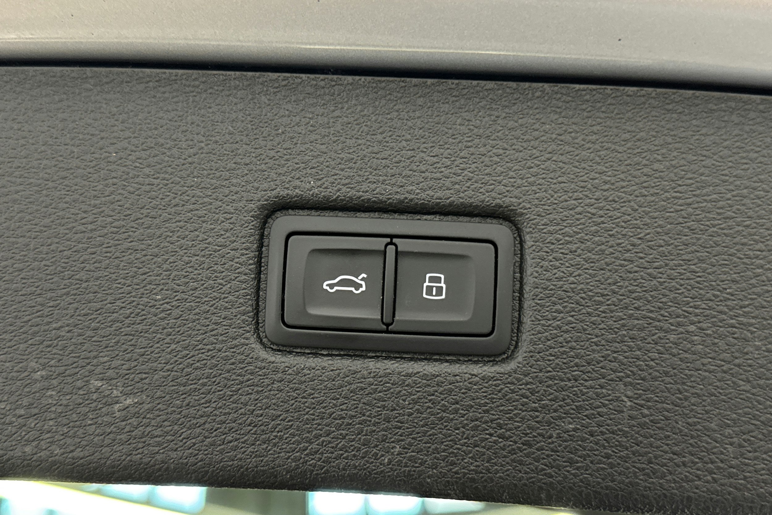 hopea Audi Q7 2016 kuva 35.