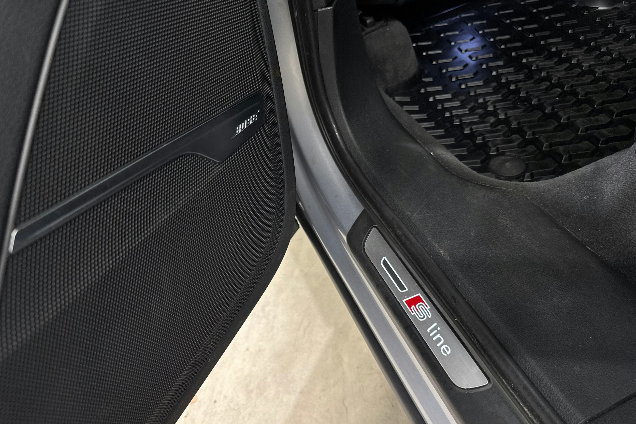 hopea Audi Q7 2016 kuva 36.