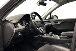 harmaa Audi Q7 2016 kuva 3.