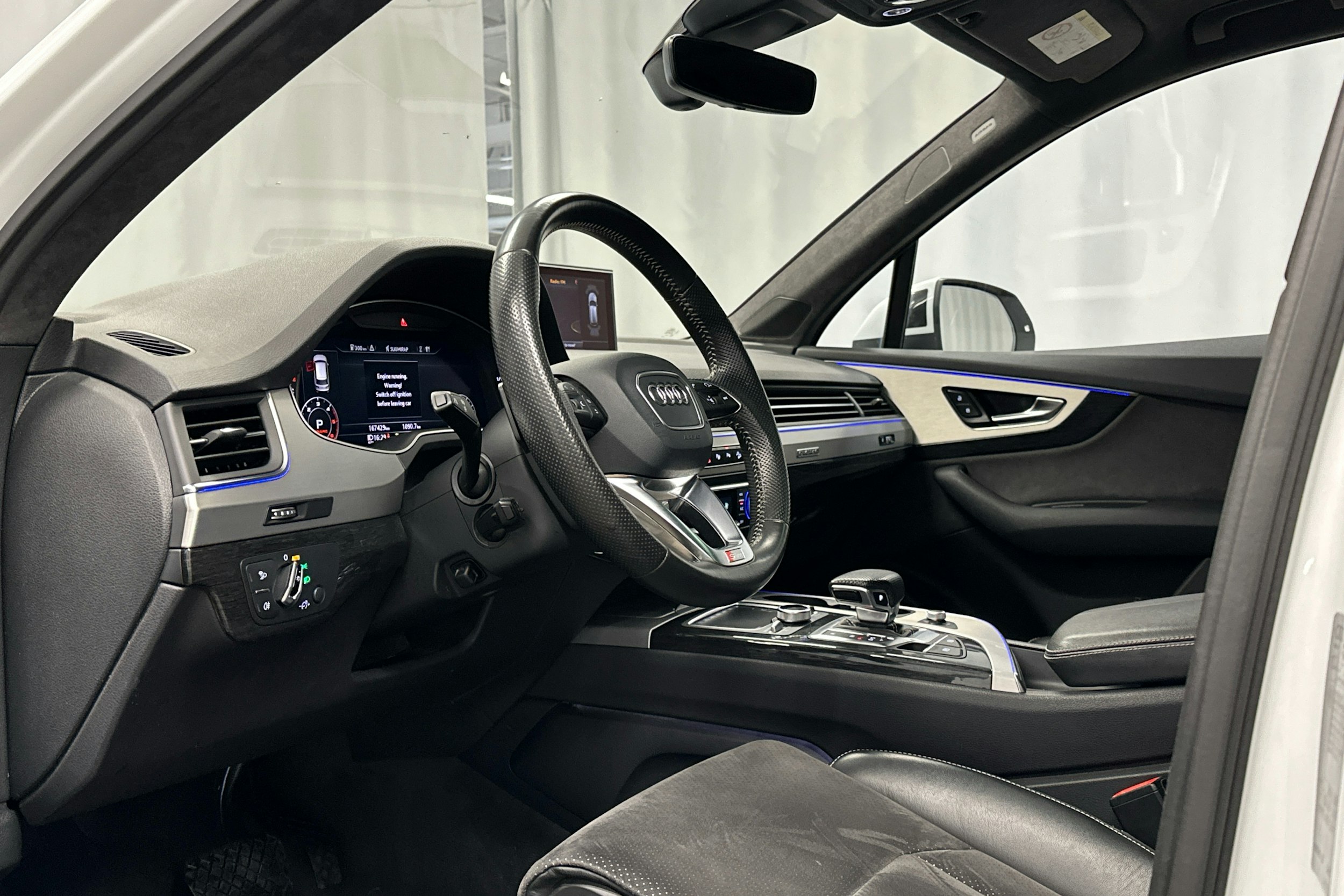 valkoinen Audi Q7 2016 kuva 6.