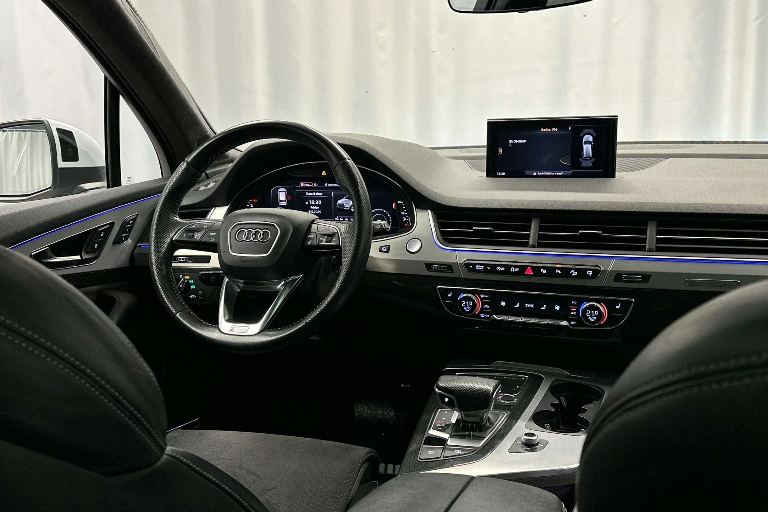 valkoinen Audi Q7 2016 kuva 8.
