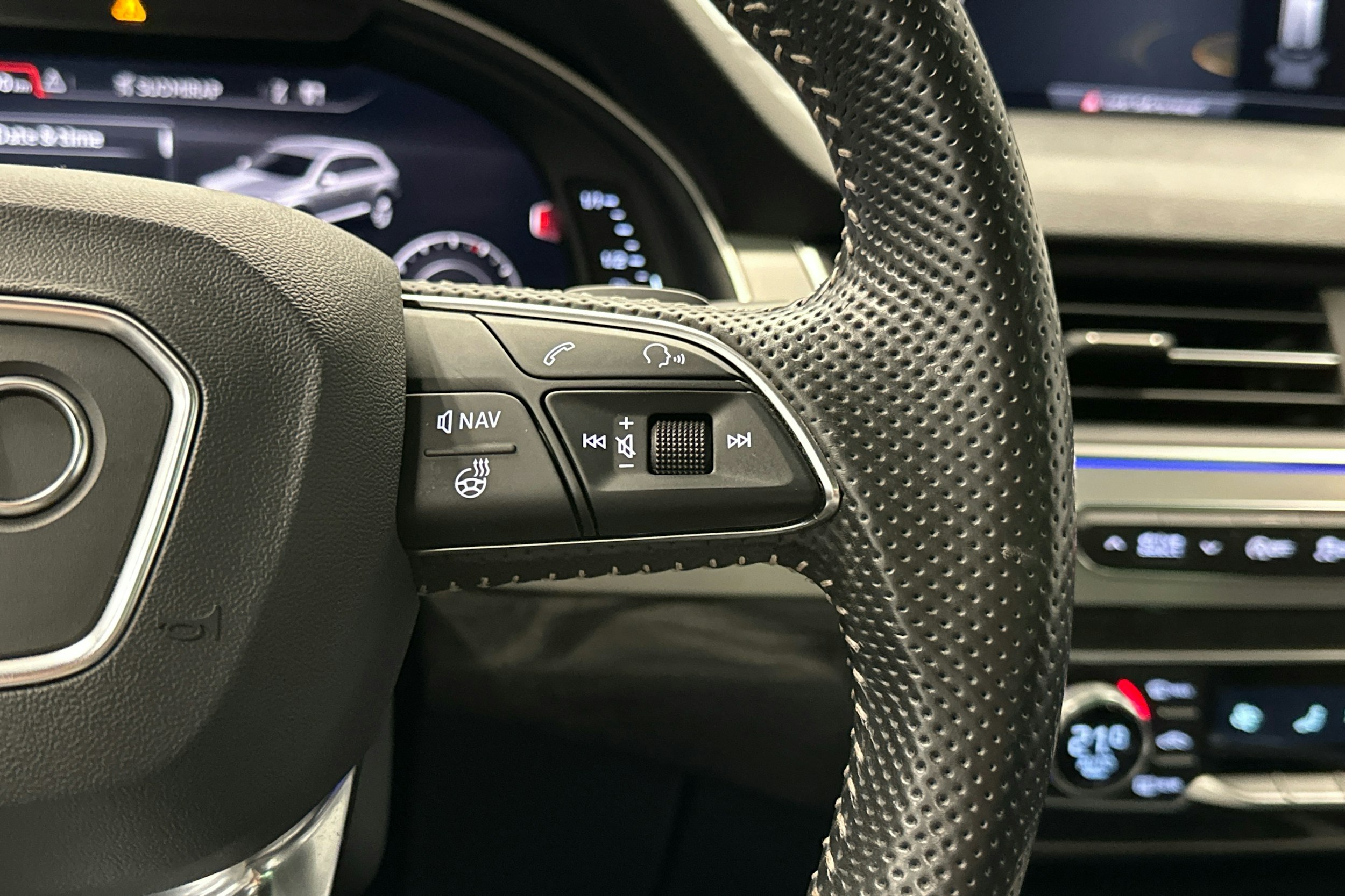 valkoinen Audi Q7 2016 kuva 10.