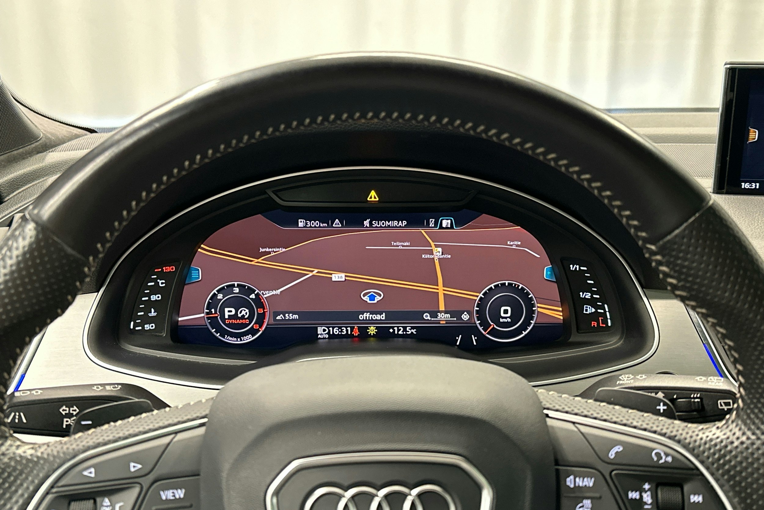 valkoinen Audi Q7 2016 kuva 12.