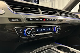 valkoinen Audi Q7 2016 kuva 20.
