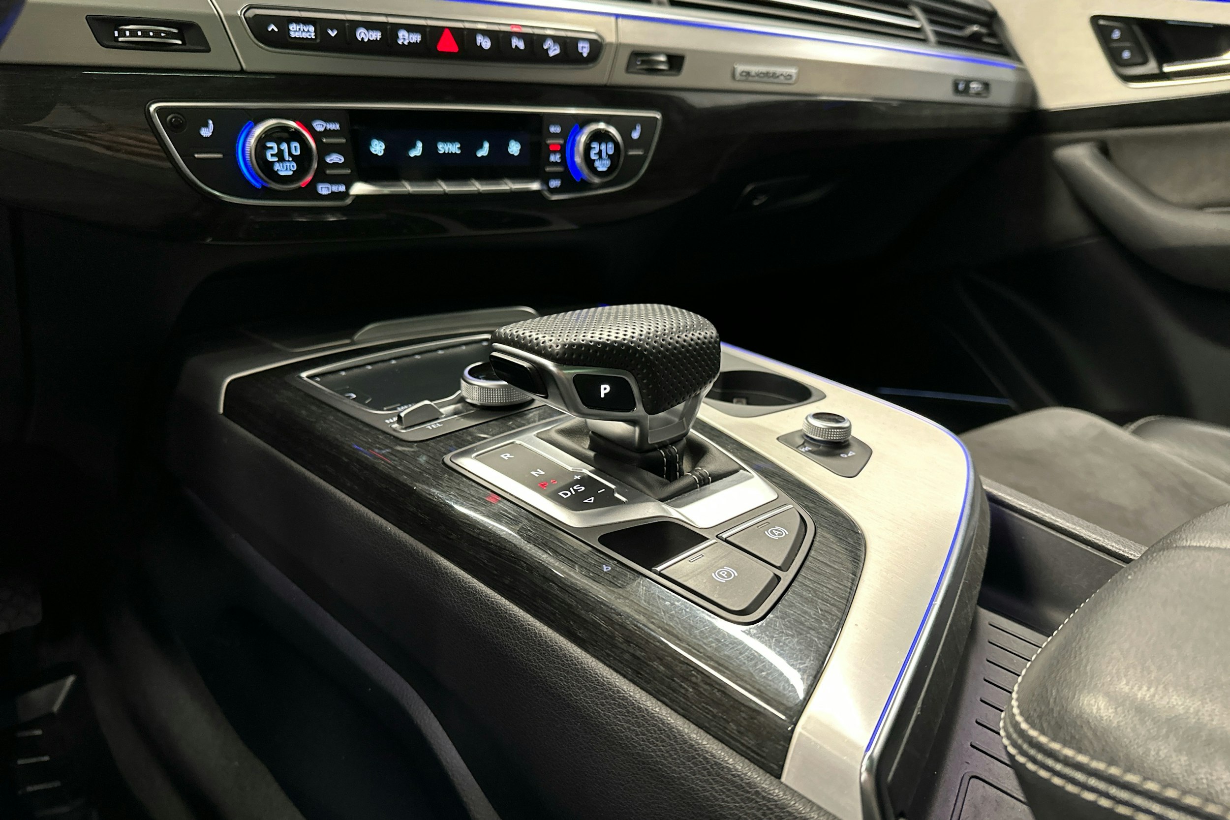 valkoinen Audi Q7 2016 kuva 21.