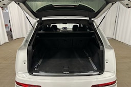 valkoinen Audi Q7 2016 kuva 29.