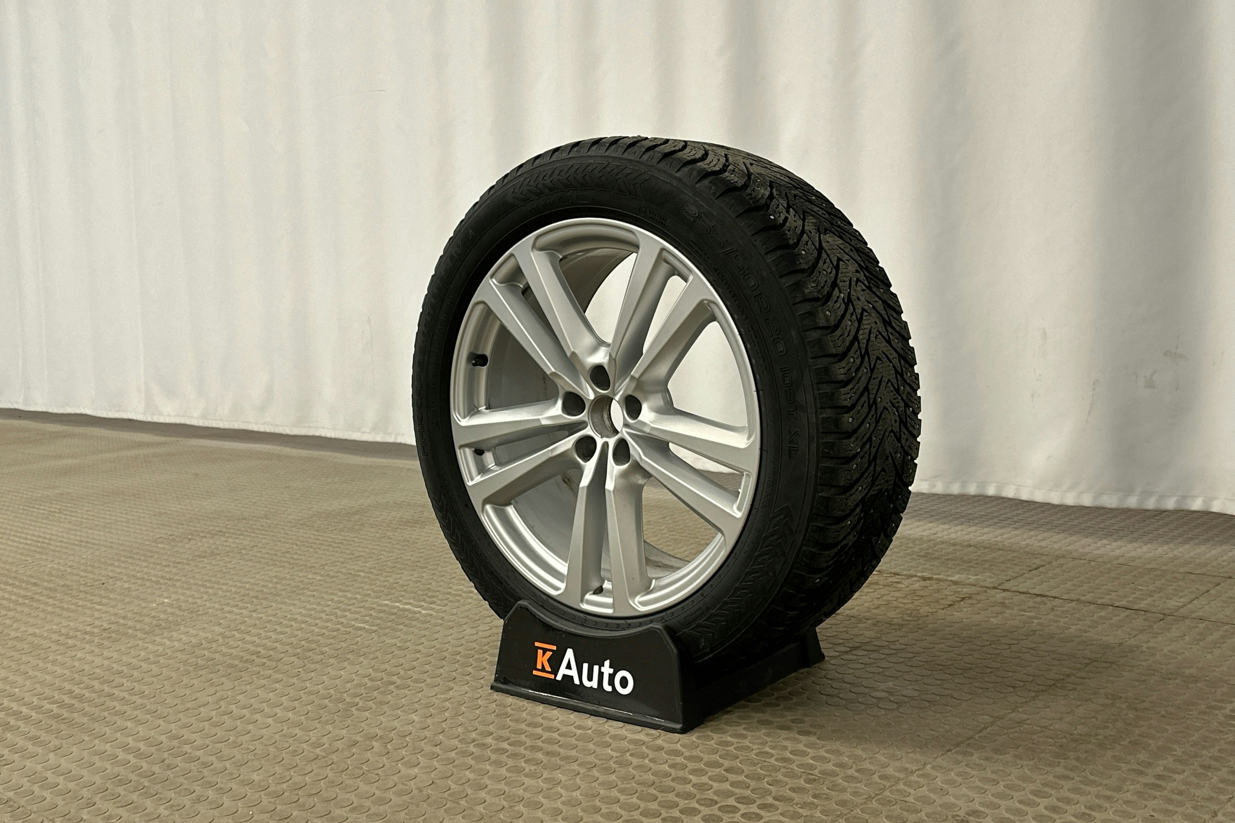 valkoinen Audi Q7 2016 kuva 33.