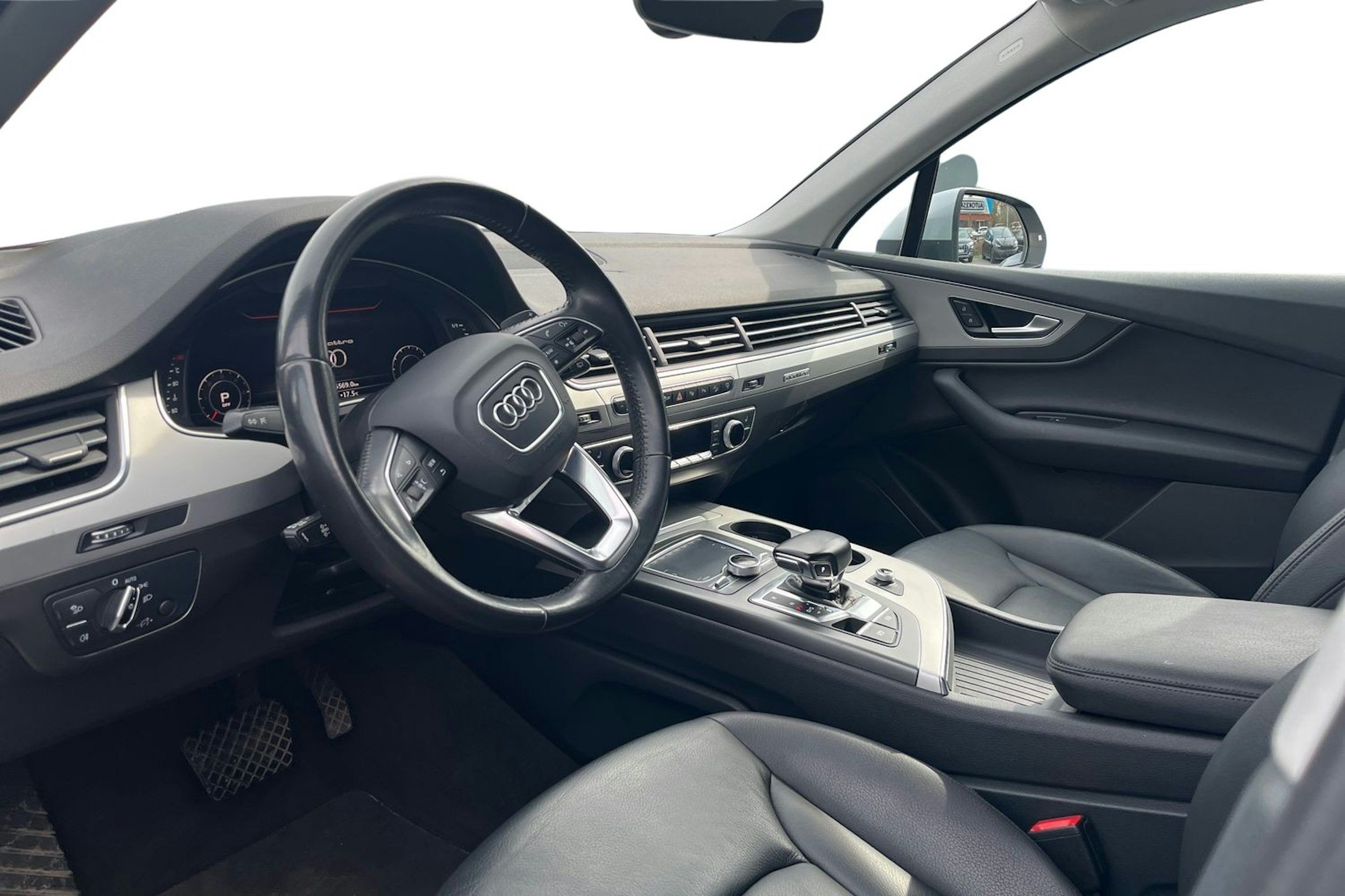 Hopea Audi Q7 2016 kuva 3.