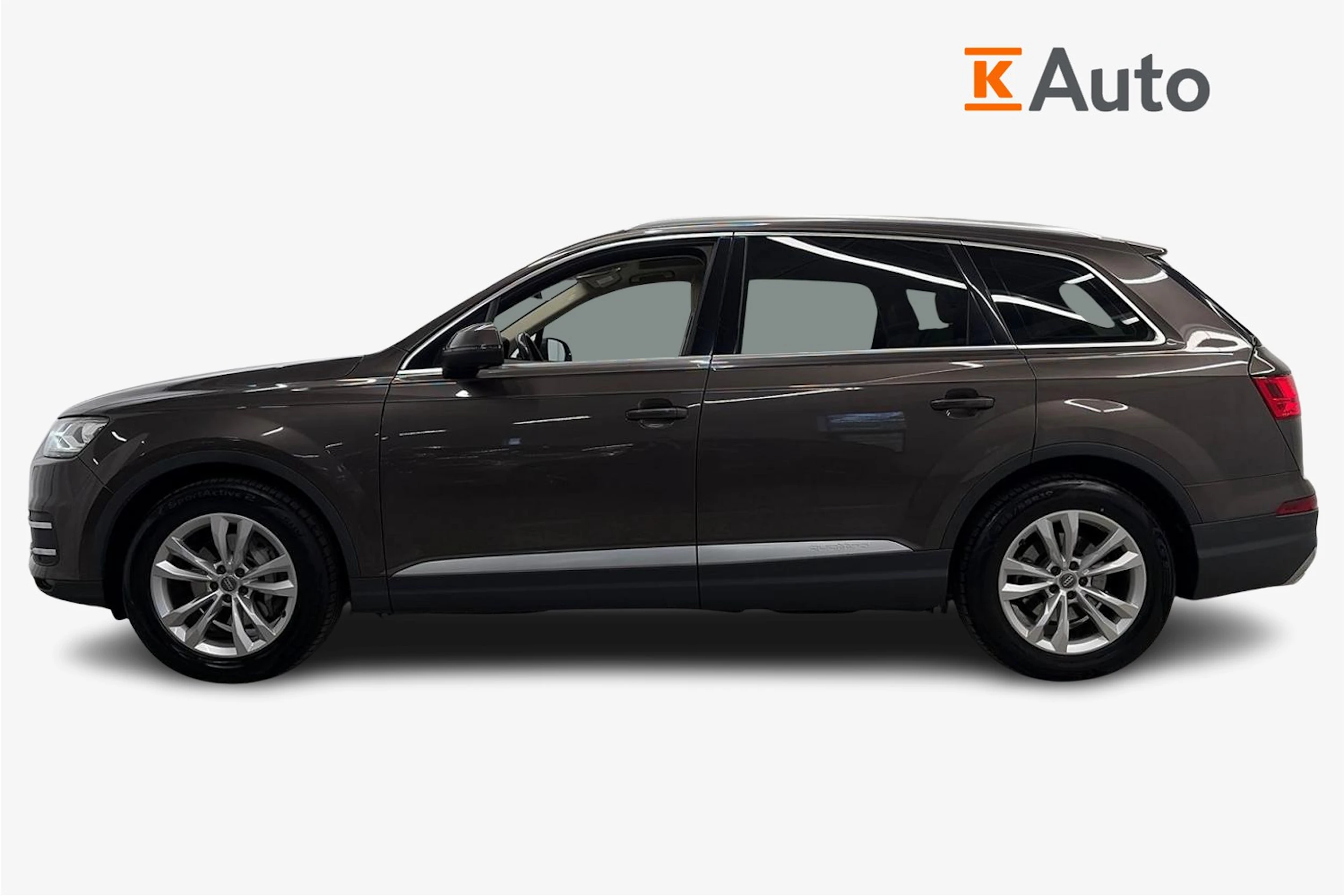 Ruskea (beige) Audi Q7 2016 kuva 5.