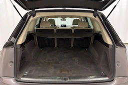 Ruskea (beige) Audi Q7 2016 kuva 11.