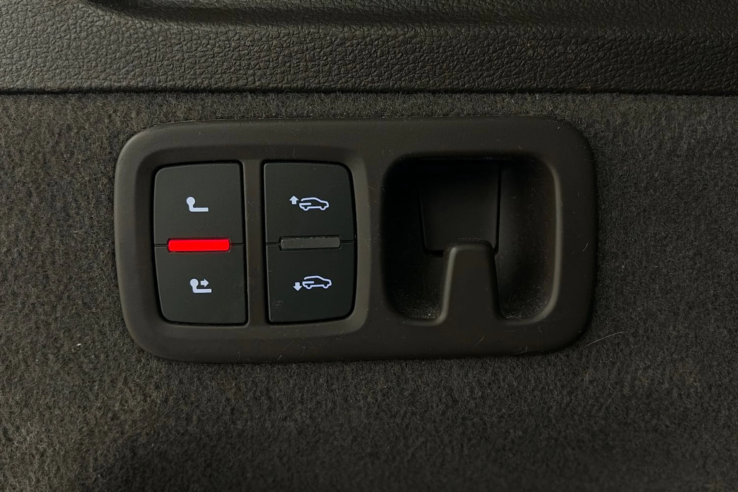 Ruskea (beige) Audi Q7 2016 kuva 13.