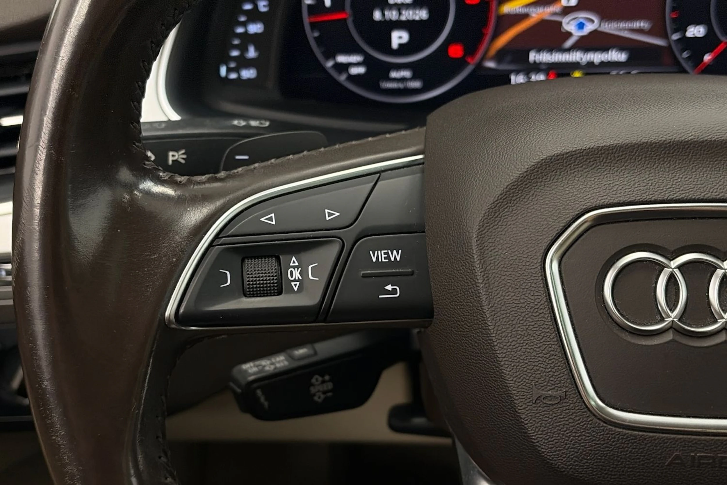 Ruskea (beige) Audi Q7 2016 kuva 21.