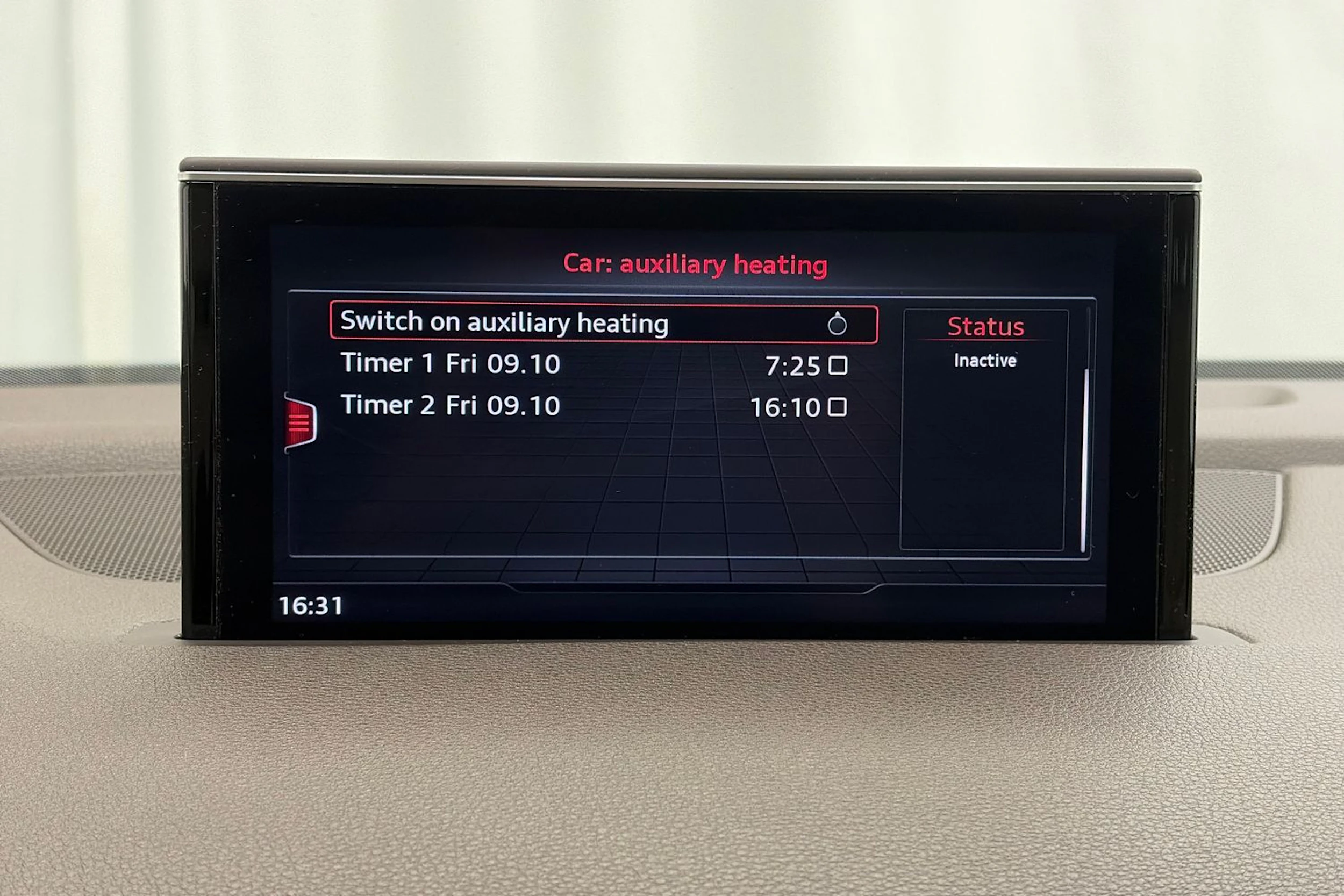 Ruskea (beige) Audi Q7 2016 kuva 28.