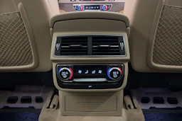 Ruskea (beige) Audi Q7 2016 kuva 37.