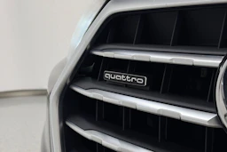 Ruskea (beige) Audi Q7 2016 kuva 38.