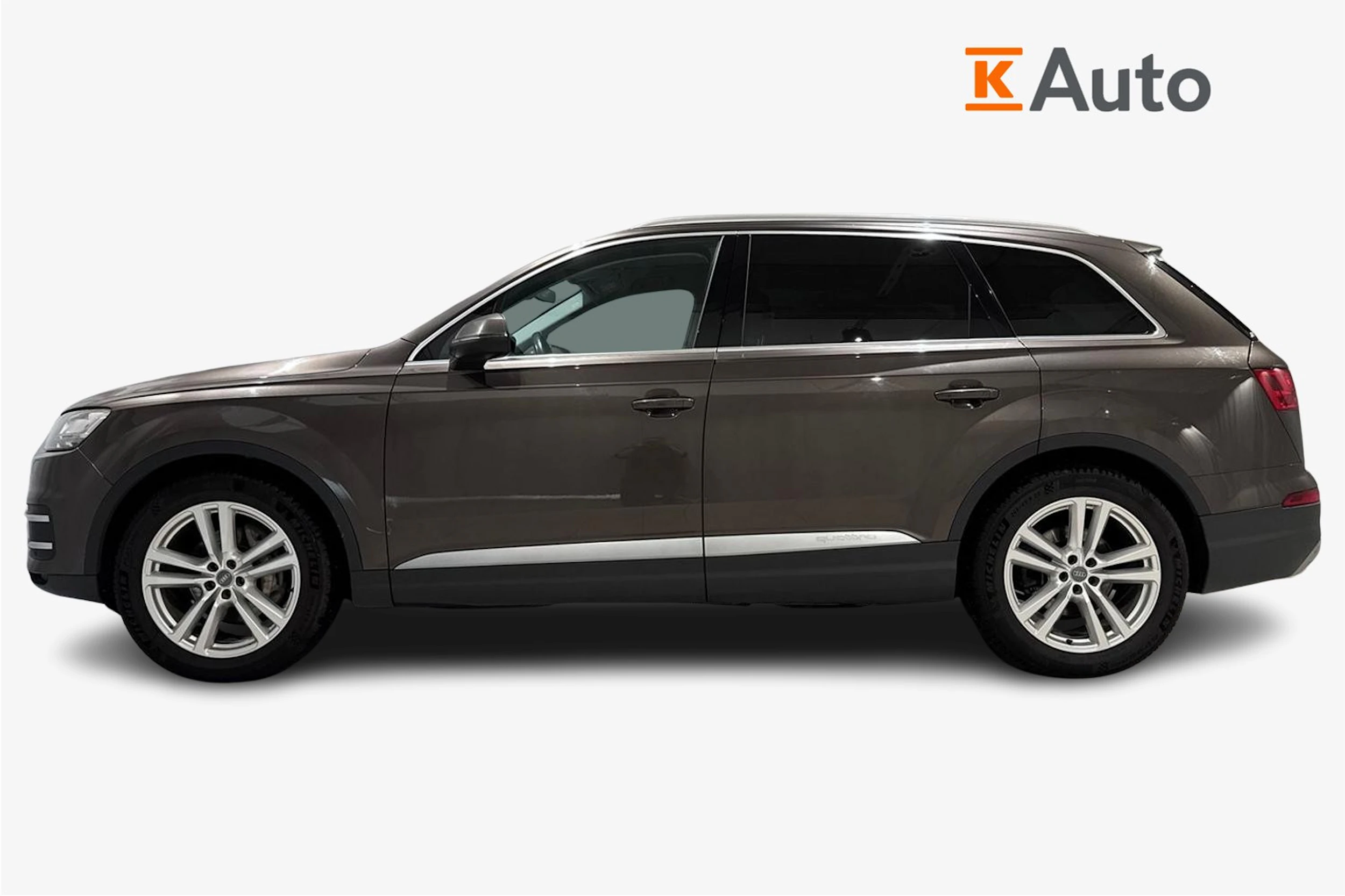 ruskea (beige) Audi Q7 2016 kuva 5.