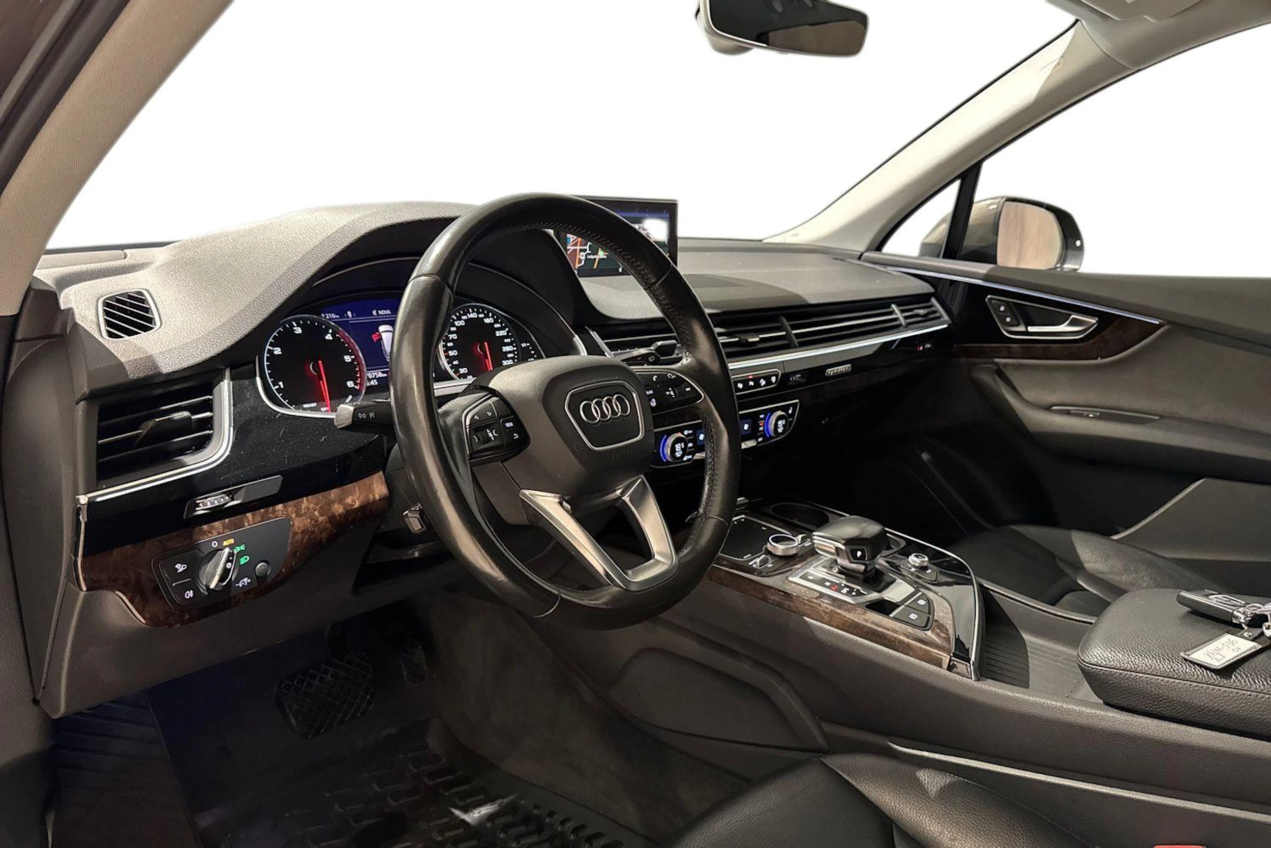 ruskea (beige) Audi Q7 2016 kuva 6.
