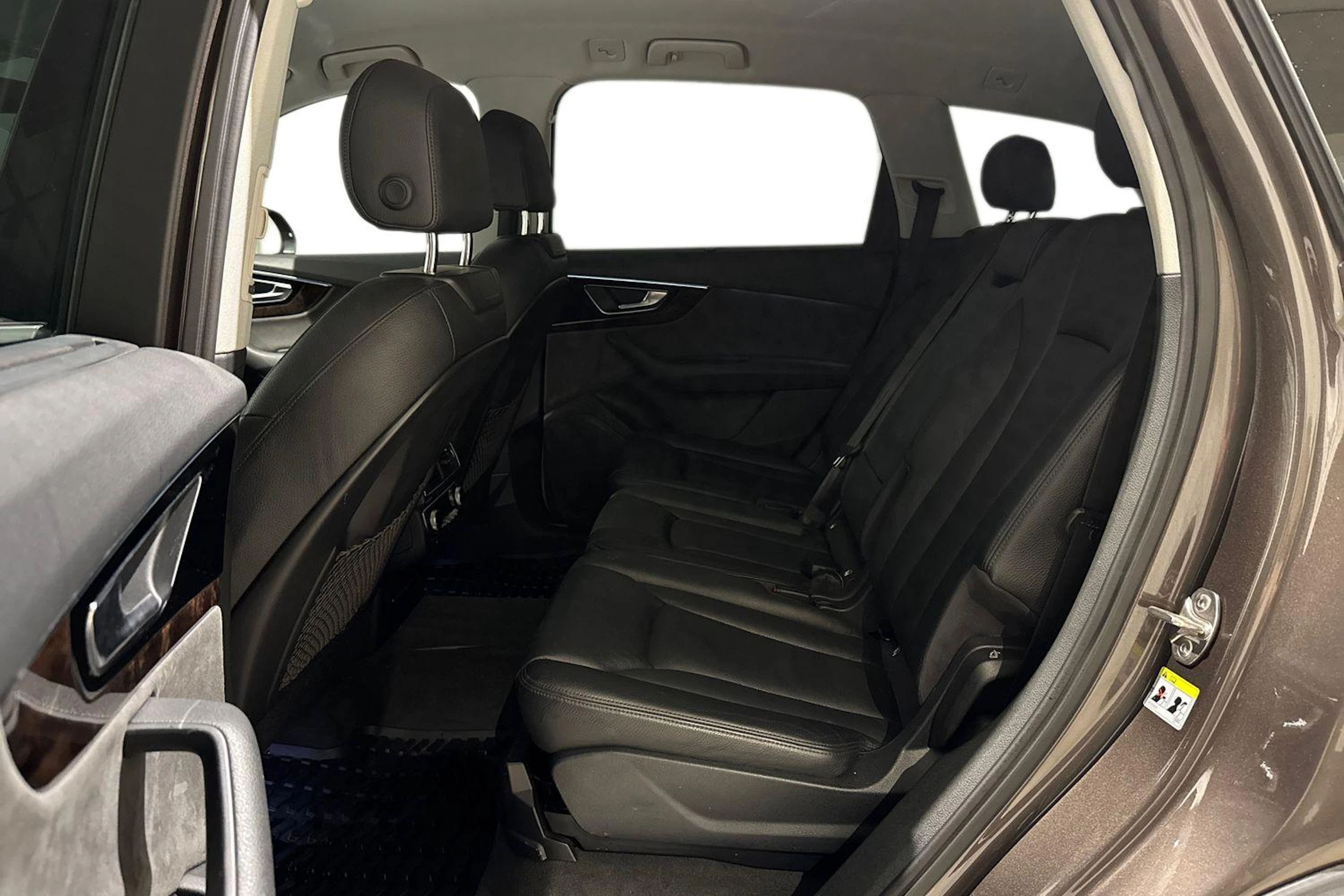 ruskea (beige) Audi Q7 2016 kuva 8.