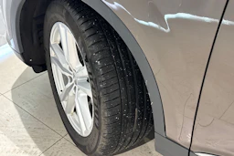ruskea (beige) Audi Q7 2016 kuva 10.