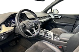 Valkoinen Audi Q7 2016 kuva 6.