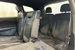 Valkoinen Audi Q7 2016 kuva 11.