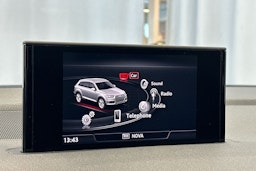 Valkoinen Audi Q7 2016 kuva 17.