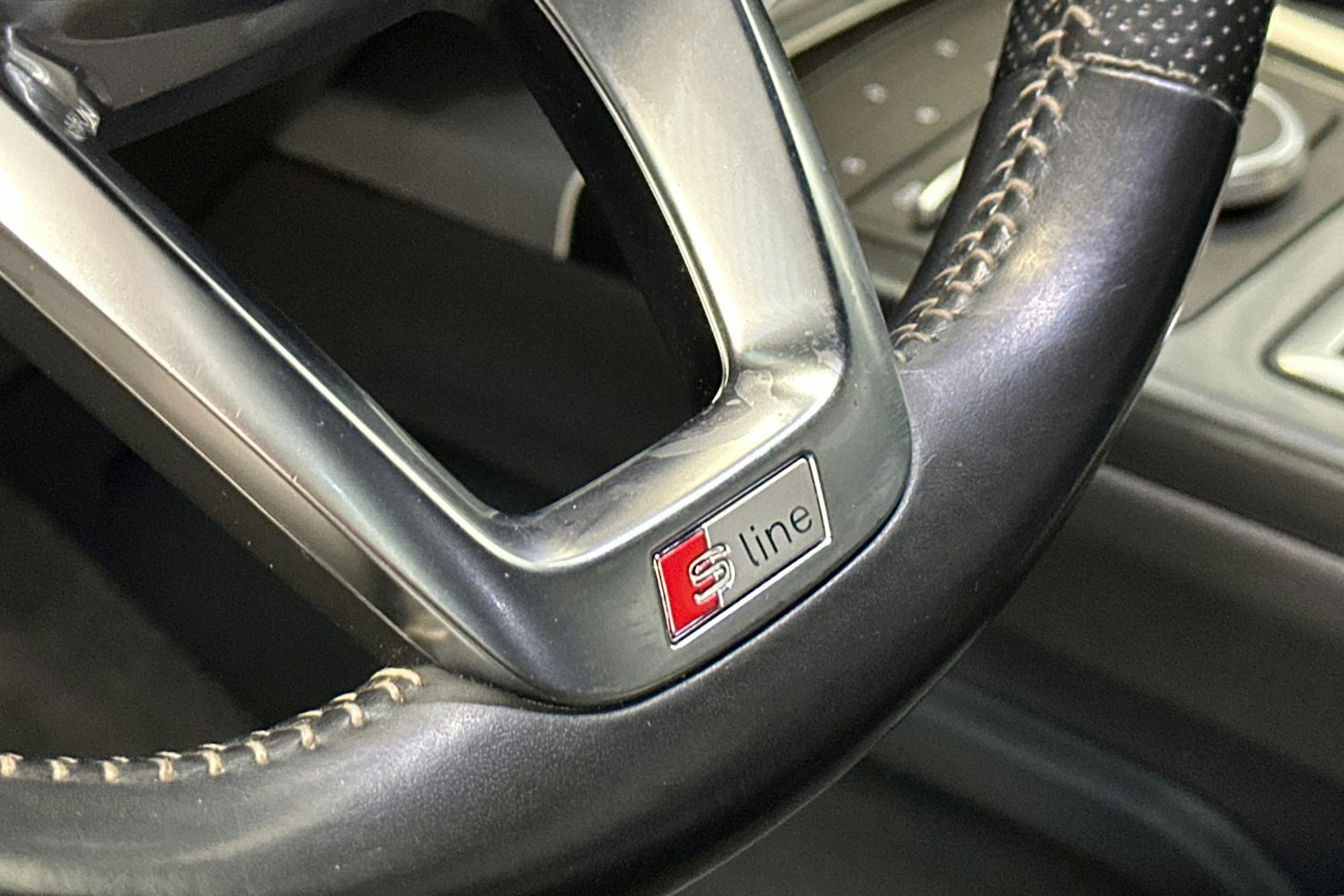 Valkoinen Audi Q7 2016 kuva 21.