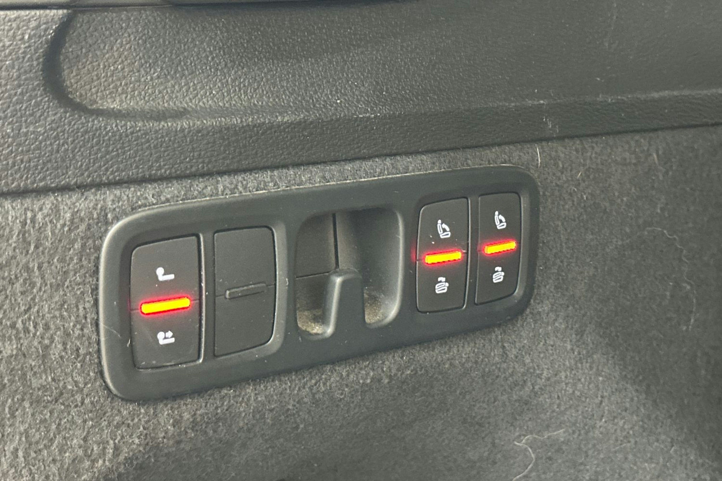 Valkoinen Audi Q7 2016 kuva 23.