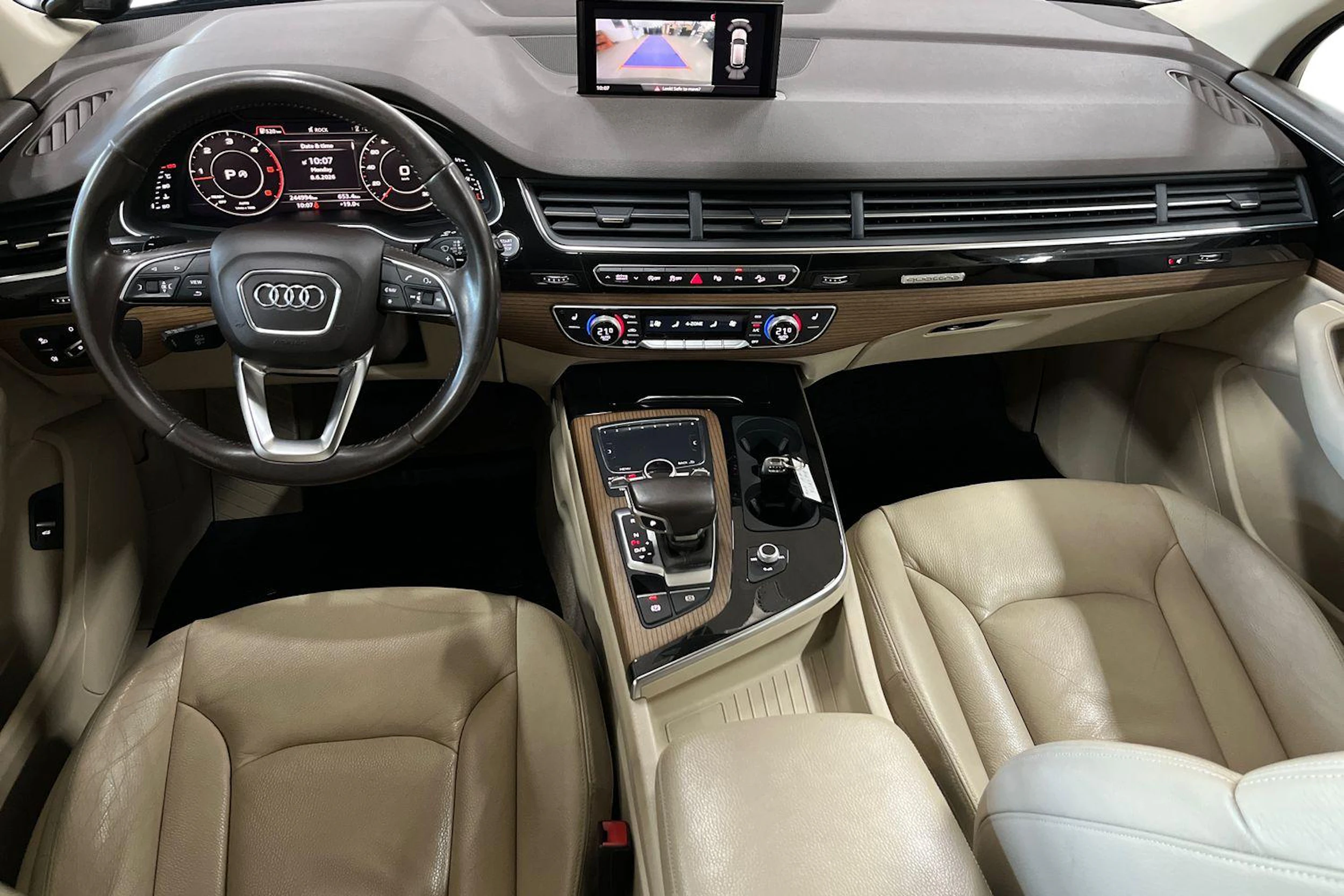ruskea Audi Q7 2016 kuva 9.