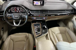 ruskea Audi Q7 2016 kuva 9.