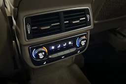ruskea Audi Q7 2016 kuva 15.