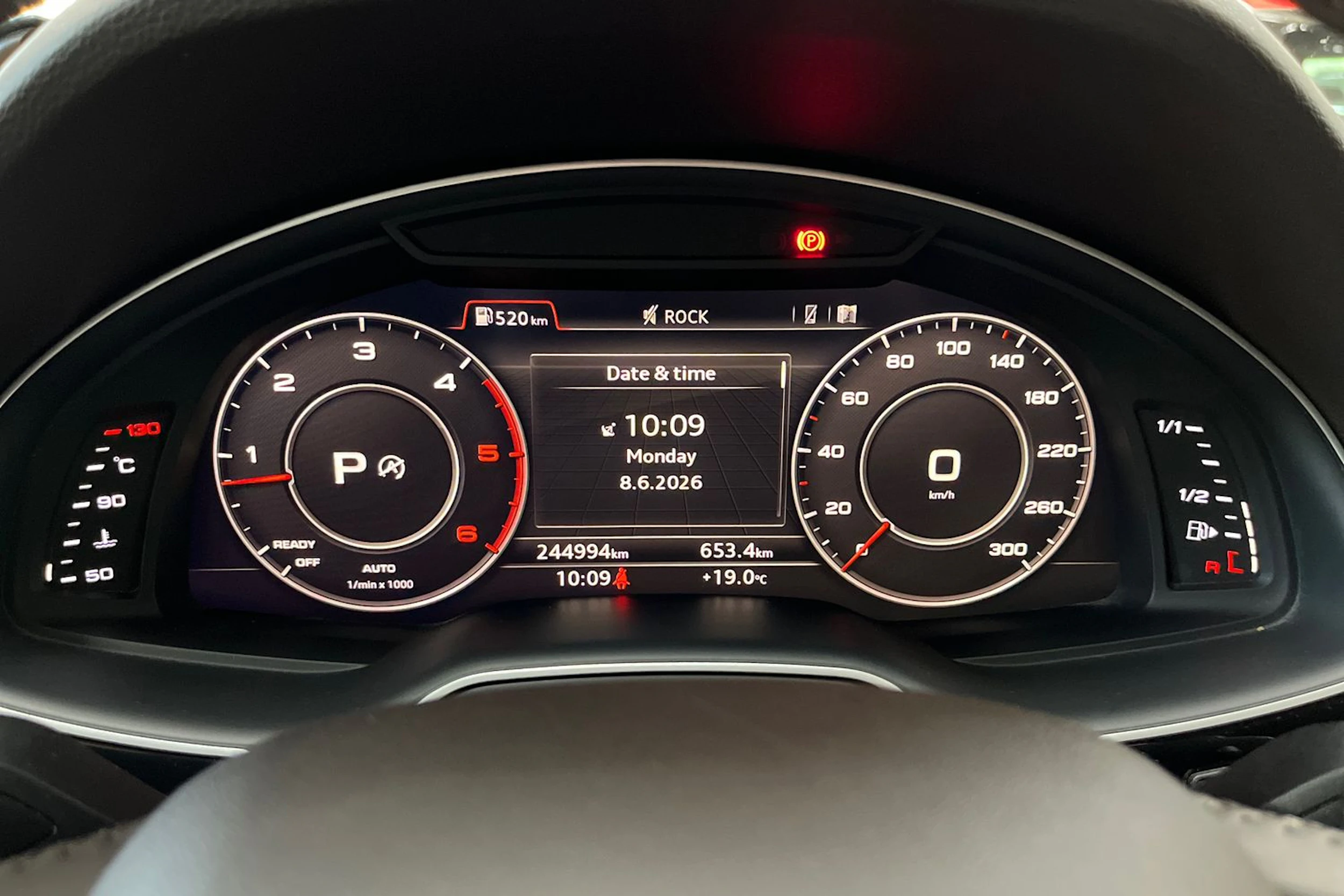 ruskea Audi Q7 2016 kuva 18.