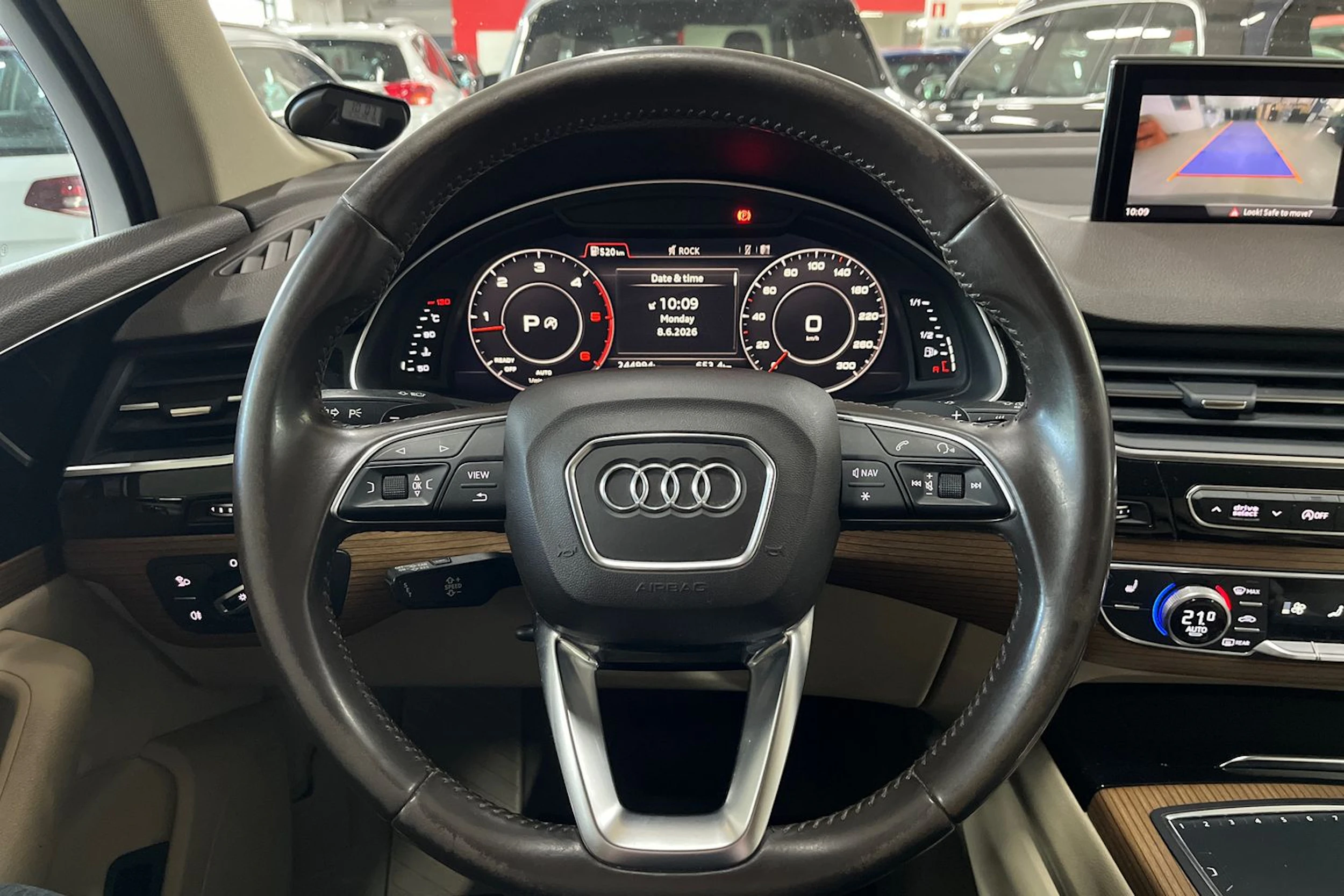 ruskea Audi Q7 2016 kuva 19.