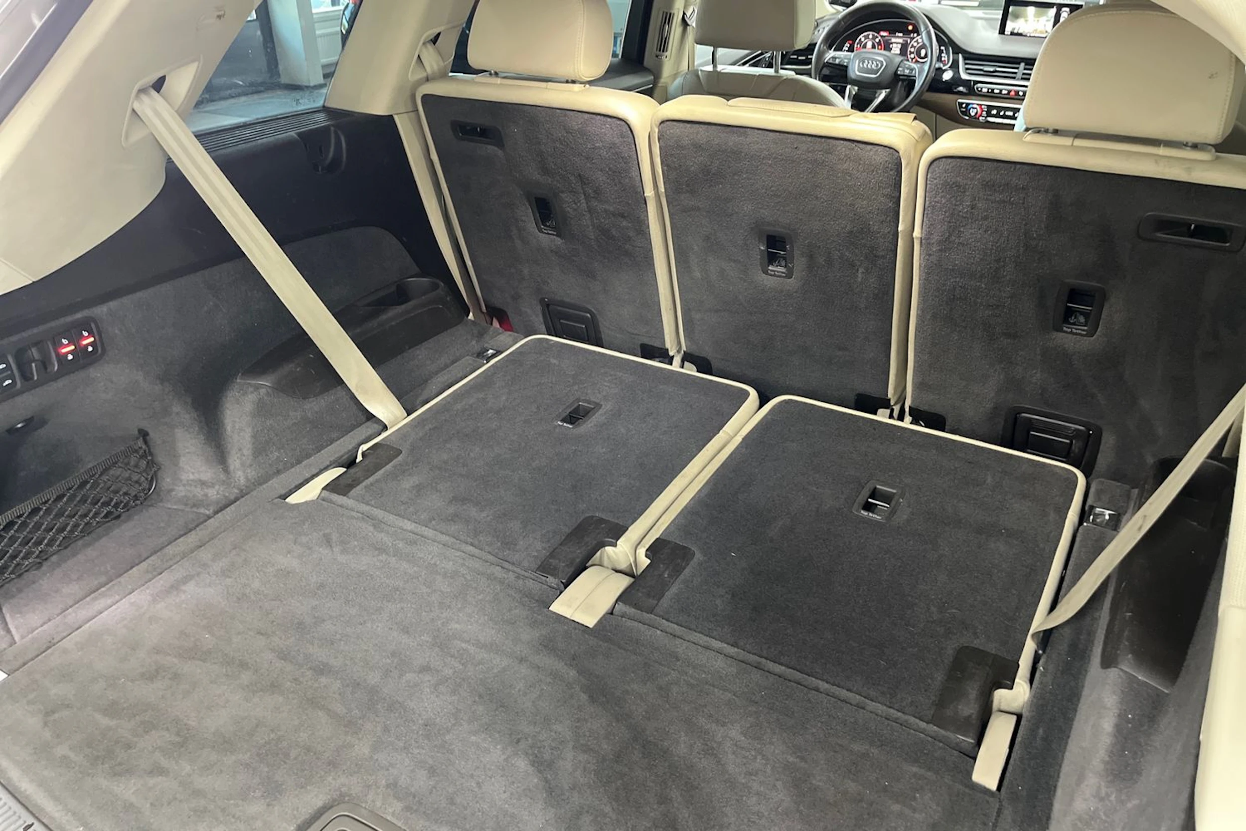 ruskea Audi Q7 2016 kuva 25.