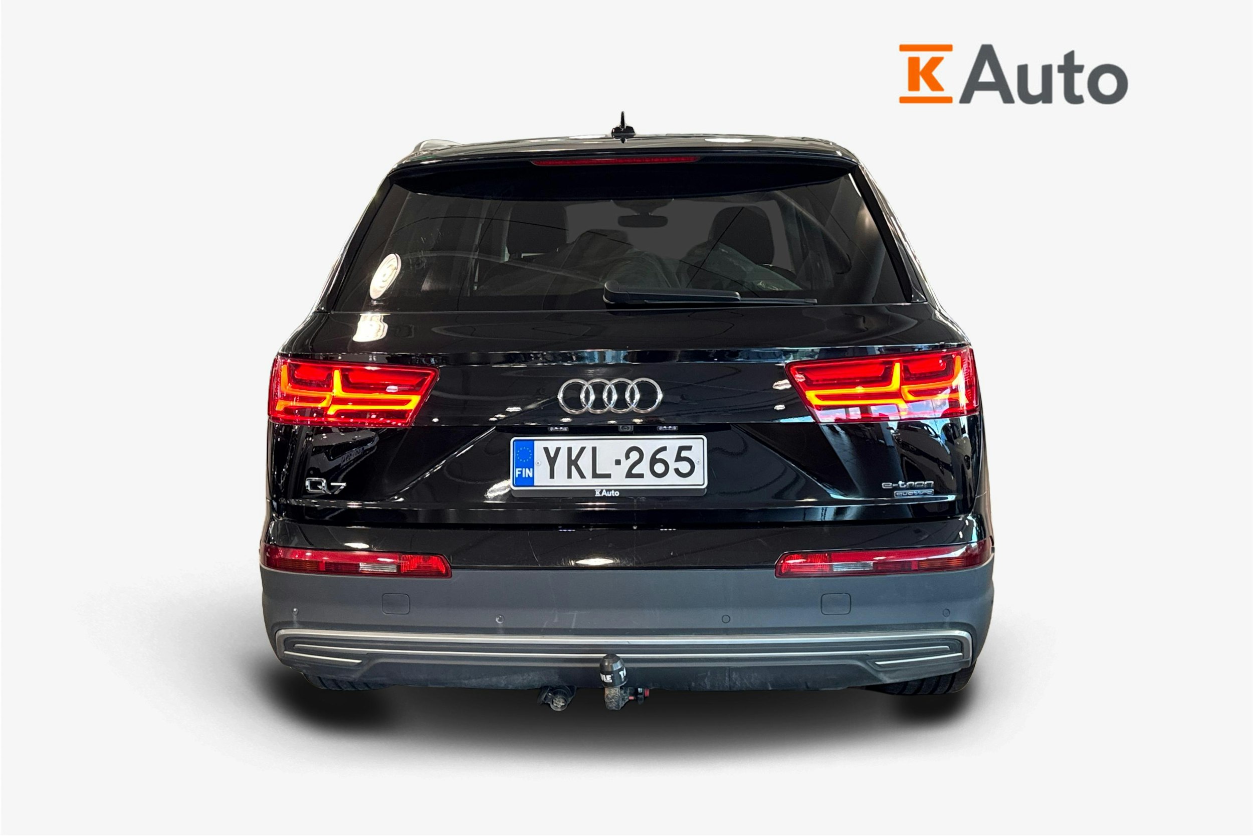 Musta Audi Q7 2017 kuva 3.
