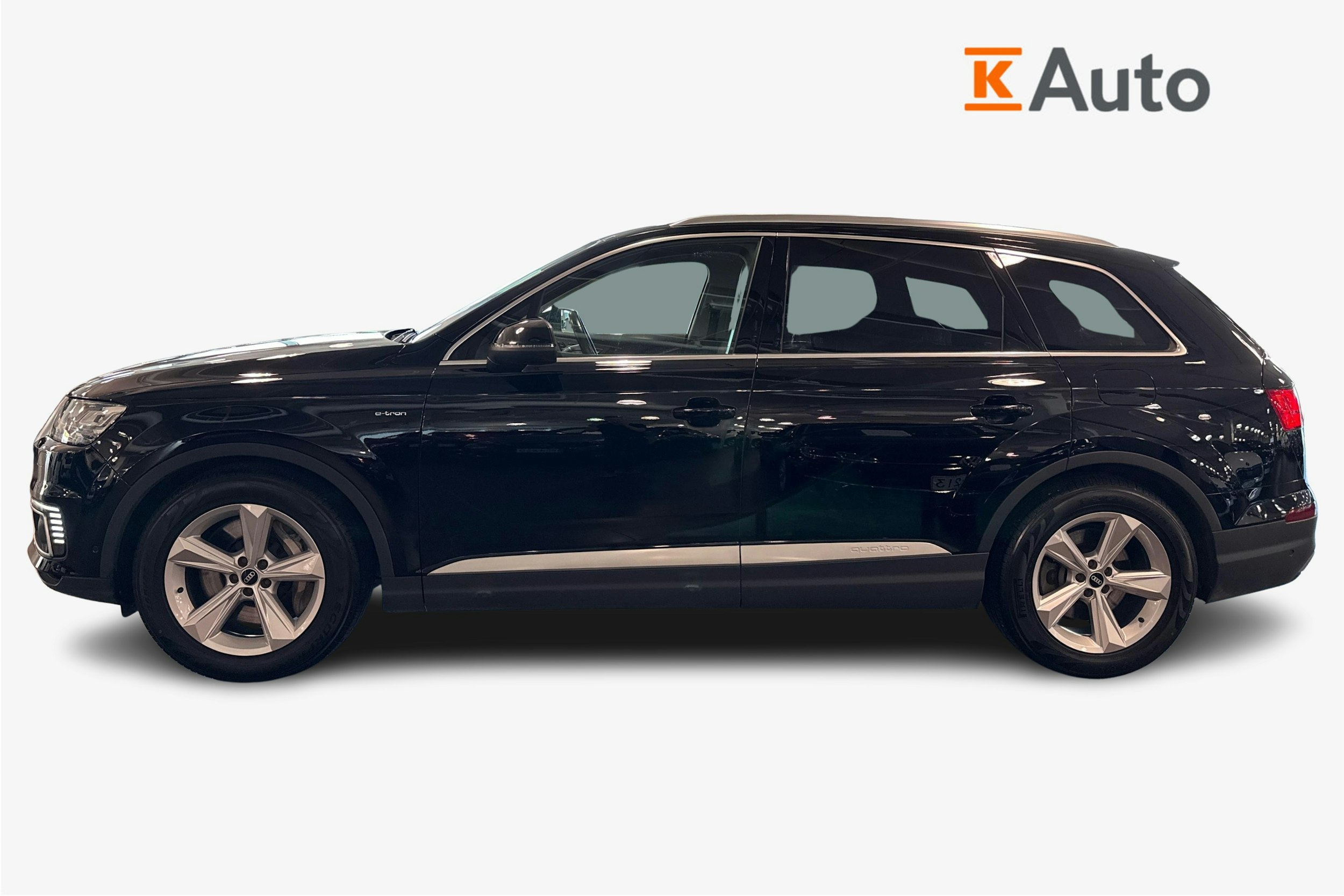 Musta Audi Q7 2017 kuva 5.