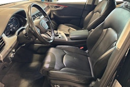 Musta Audi Q7 2017 kuva 8.