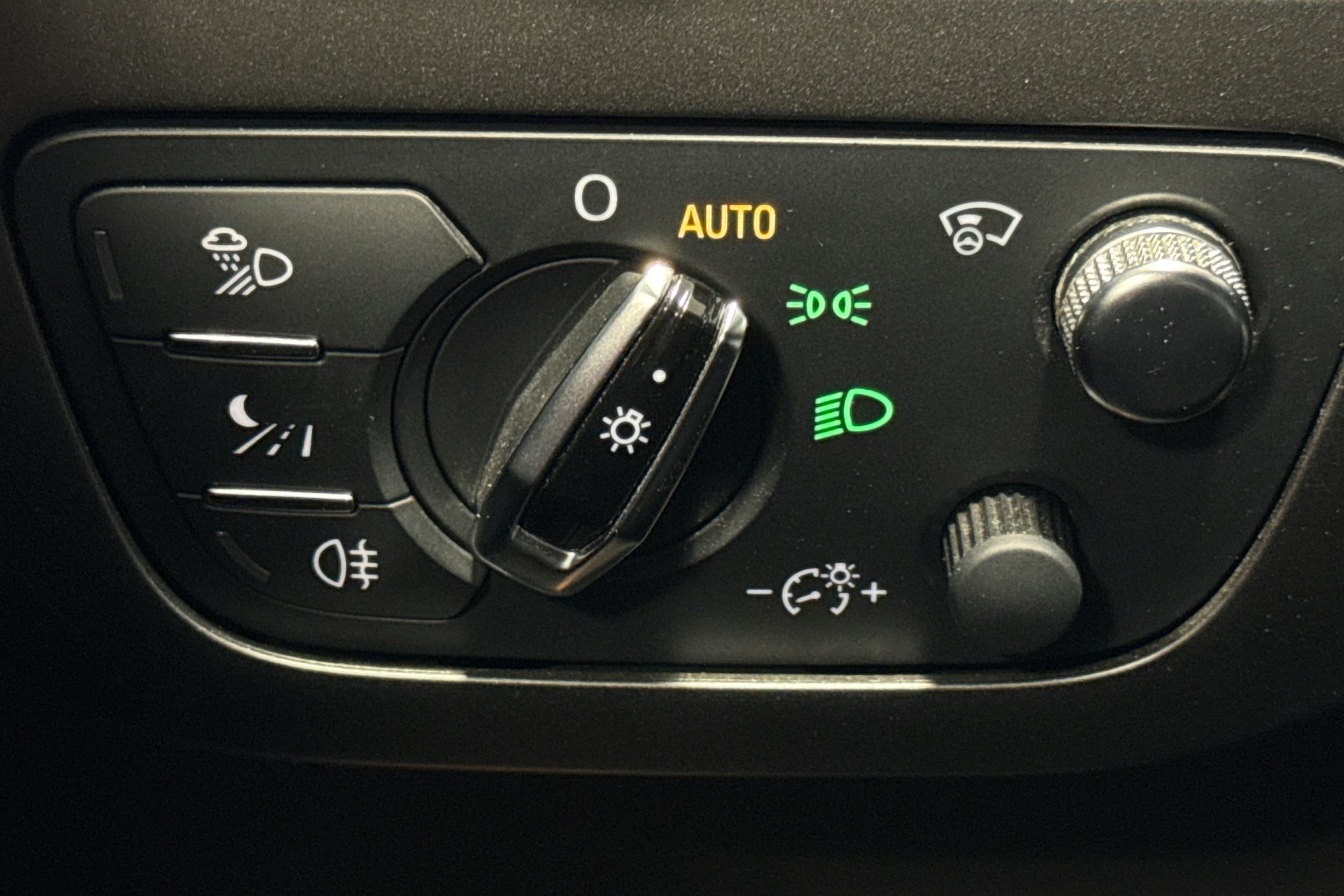 Musta Audi Q7 2017 kuva 18.