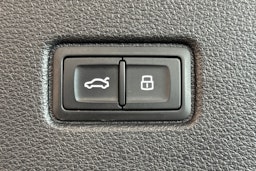 Musta Audi Q7 2017 kuva 22.