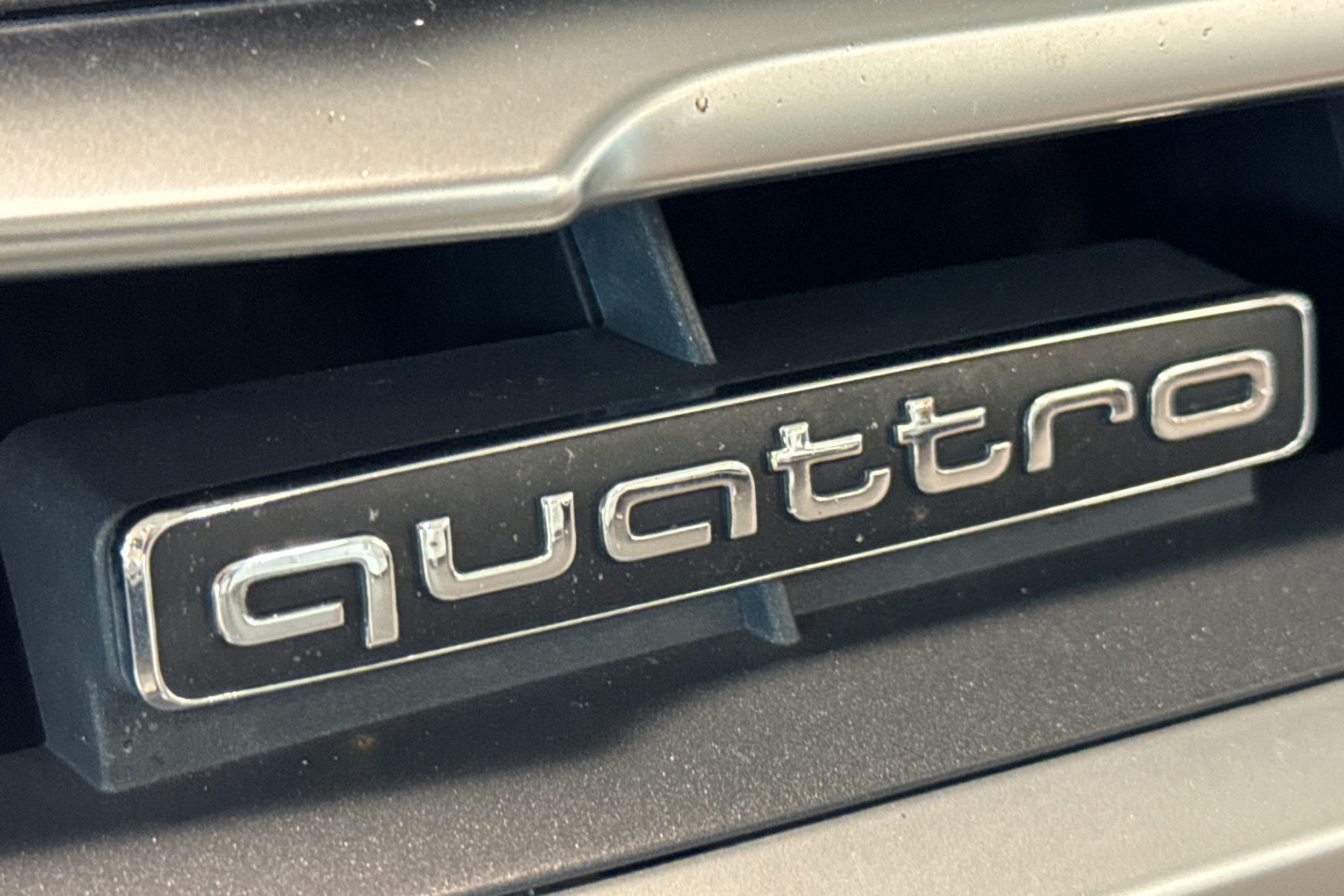 Musta Audi Q7 2017 kuva 24.
