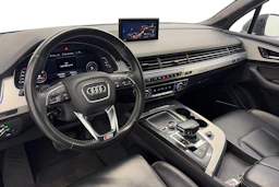 musta Audi Q7 2016 kuva 8.